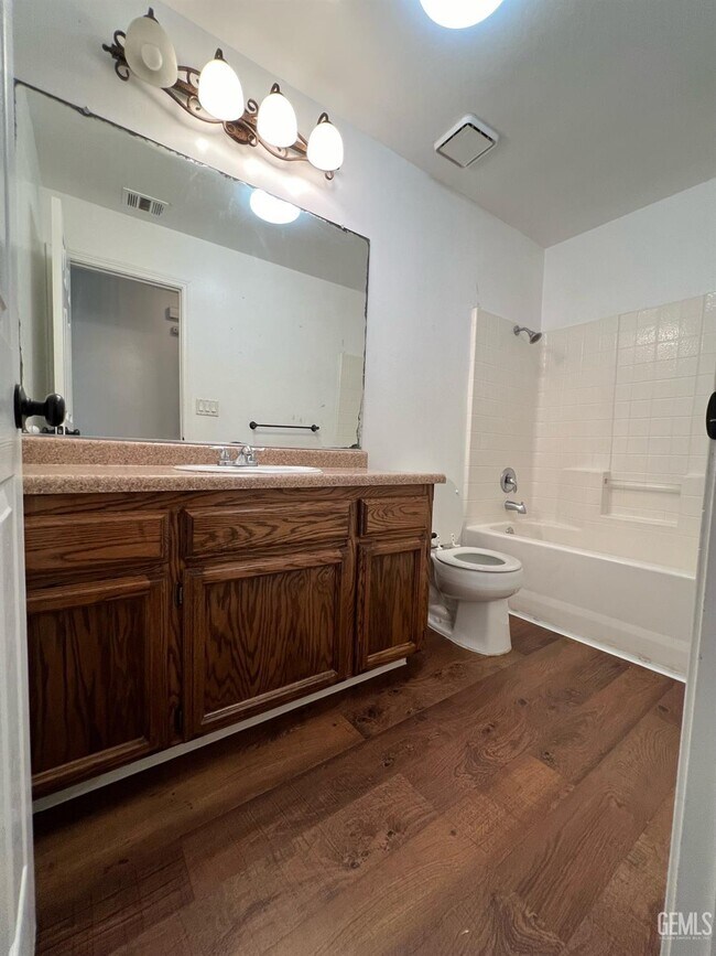 Building Photo - 476 Emily Way