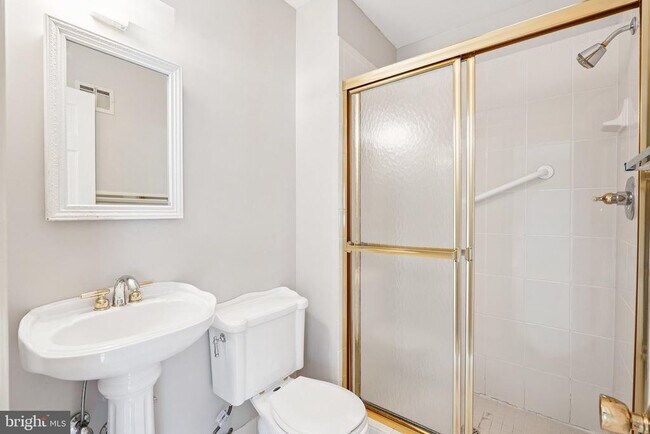 Building Photo - 214 James Thurber Ct
