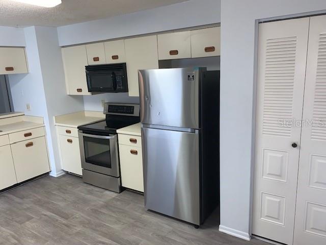 Building Photo - 3678 Dehaven Dr