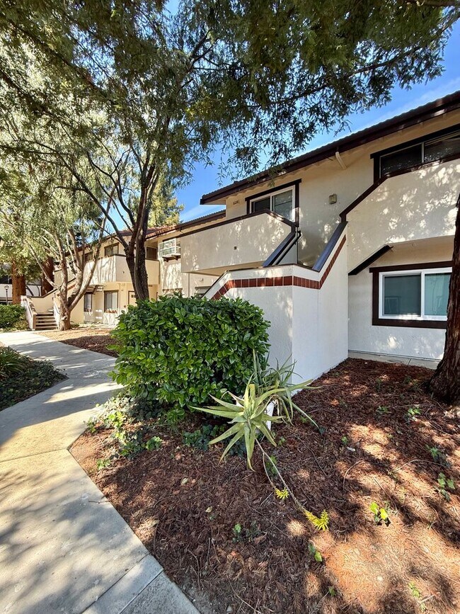 Building Photo - 2BD/2BA Condo in Gated Community | Private Balcony | Updated Interior - Santa Clara