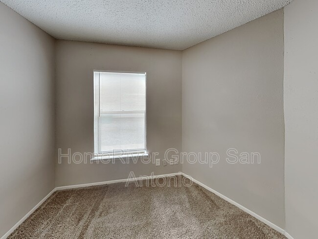 Building Photo - 9739 Hidden Brook