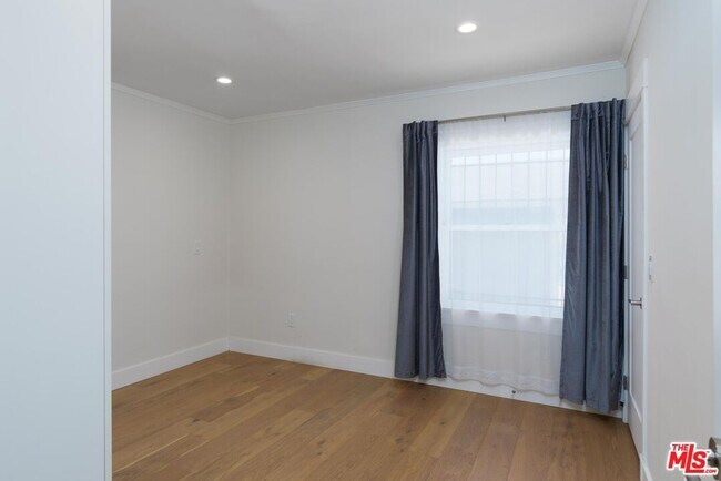 Building Photo - 2191 W 31st St