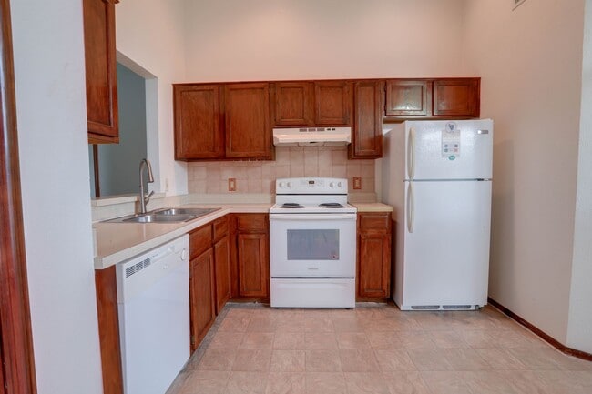 Building Photo - 10038 Little Teak St