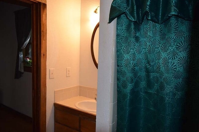 Building Photo - Sugar Mountain Cabin Home! Large, Finished Basement!