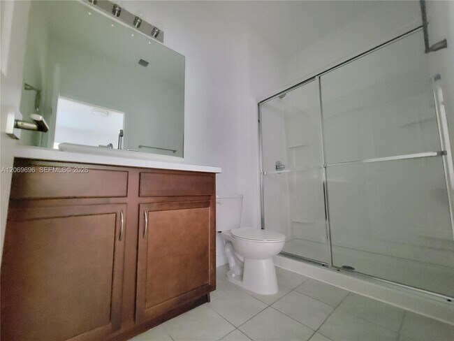 Building Photo - 1107 NW 40th Ter