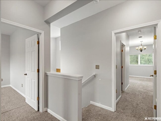 Building Photo - Timber Ridge Townhome