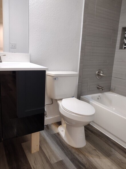 Building Photo - 719 Smith Ave