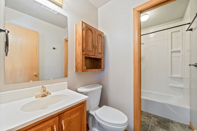 Building Photo - 3 Bedroom Ranch Home North of Lake Loveland