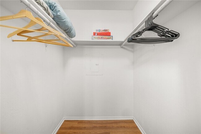 Building Photo - 805 San Pedro Dr