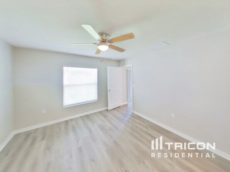 Building Photo - 3401 Autumn Amber Dr