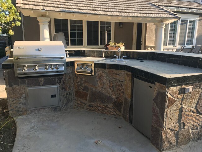 Back Yard - BQ - 27900 Alta Vista Ave