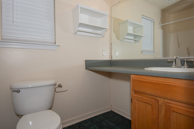 Building Photo - 1404 37th St