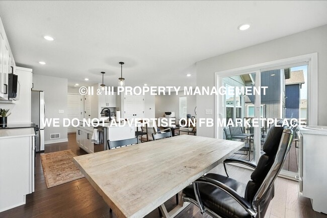 Building Photo - 8733 SW Edgewater Dr