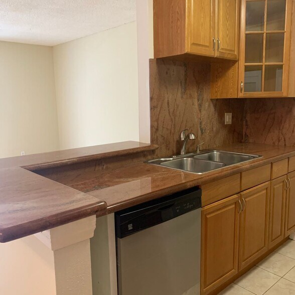 Building Photo - 1935 Alpha Rd