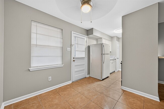 Building Photo - 7703 Moonmist Dr