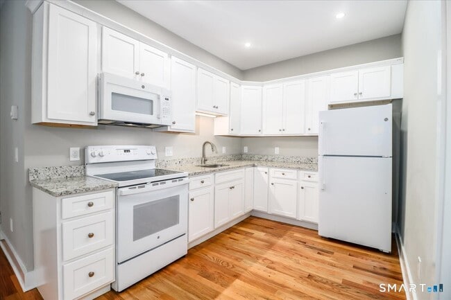 Building Photo - 23 S Main St