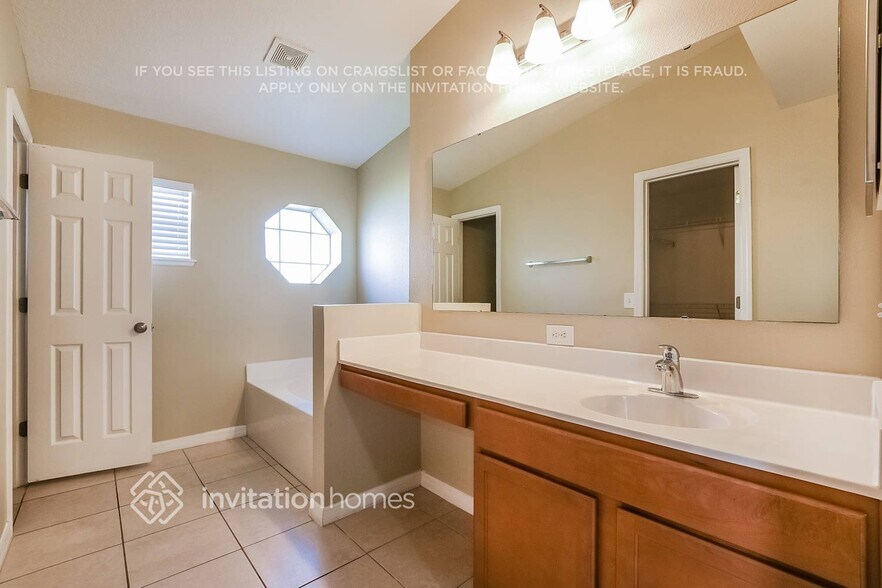 Building Photo - 2915 Ariel Ave