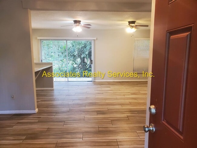 Building Photo - Three bedroom, two bath - 1720 Sq. ft., Acre lot