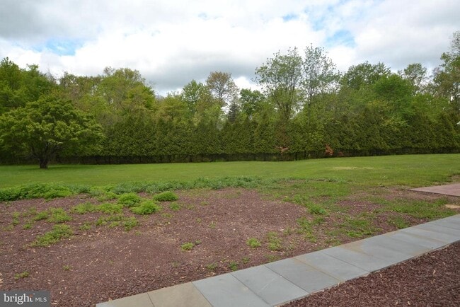 Building Photo - 1436 E Lamplighter Ln