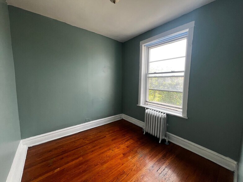 Building Photo - 4829 23rd Pl