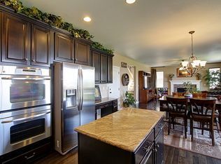 Building Photo - Great Views, Beautiful Home