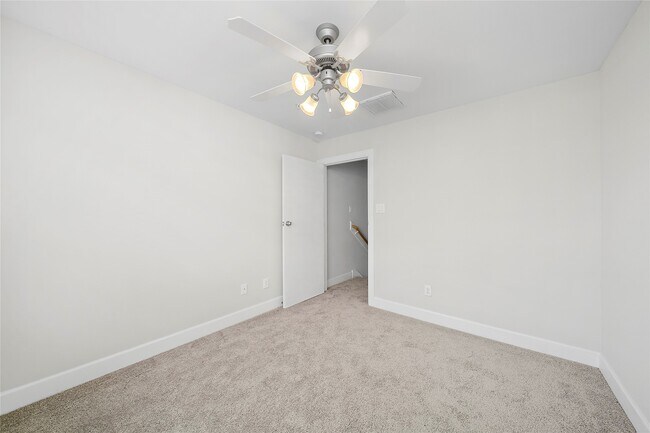 Building Photo - 2710 Hullsmith Dr