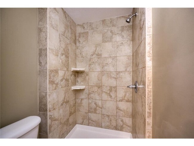 Building Photo - 2327 Cole Ave SE