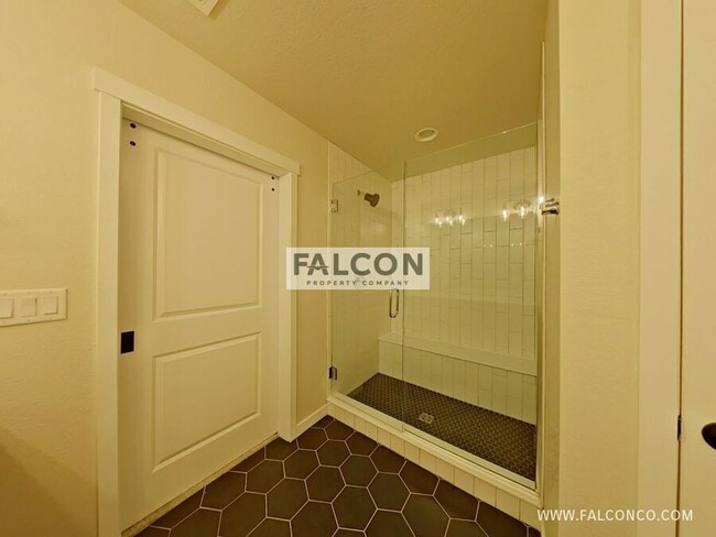 Building Photo - 6367 Jovial Pl