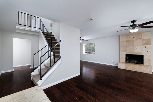Building Photo - 1 Ground Brier Ct