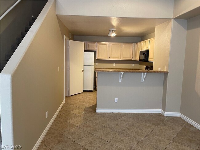 Building Photo - 5125 W Reno Ave