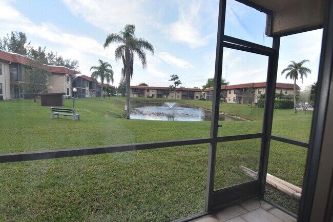 Building Photo - 21895 Lake Forest Cir