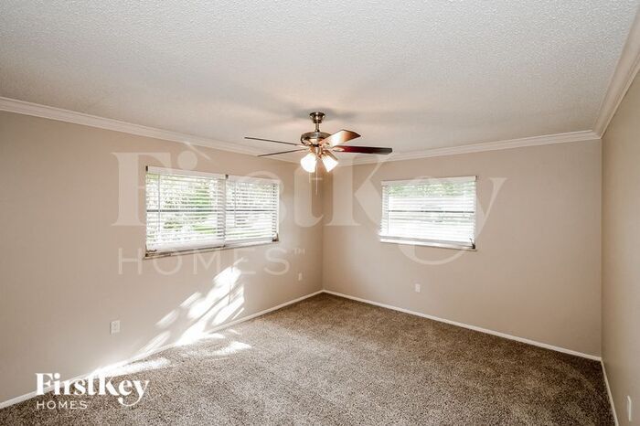 Building Photo - 207 Lily Rd