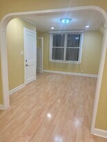 Building Photo - 4143 W Roscoe St