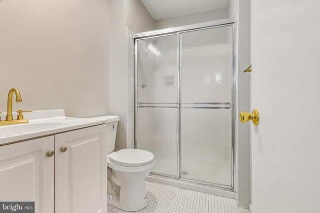 Building Photo - 18 Madison St