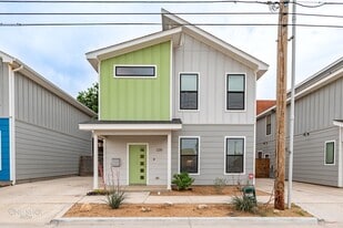 Building Photo - 220 Pecan St