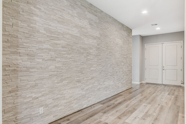 Building Photo - Bermuda & Pyle