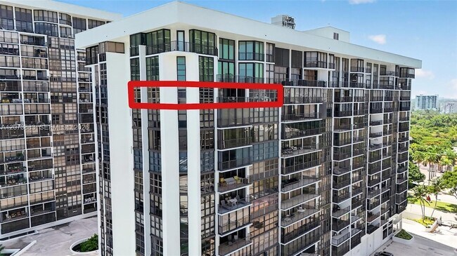Building Photo - 1915 Brickell Ave
