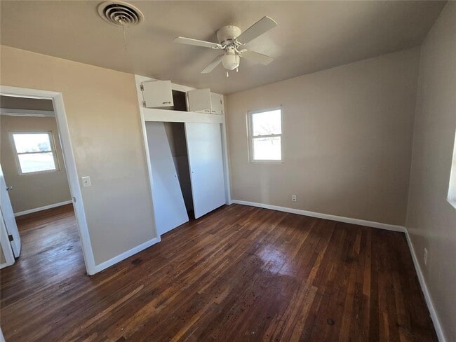 Building Photo - 1216 N Thomas St