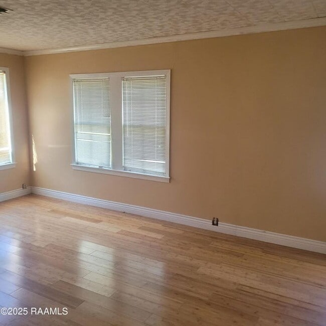 Building Photo - Opelousas: 2 Bed, 2 Bath Home – Section 8 Accepted