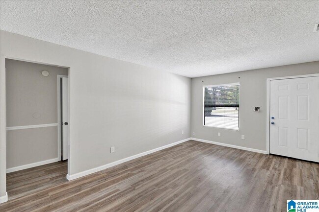 Building Photo - 2111 Pentland Dr