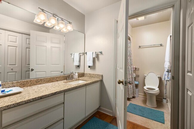 Building Photo - 2 Bedroom 2 Bath duplex in Auburn Now Available!