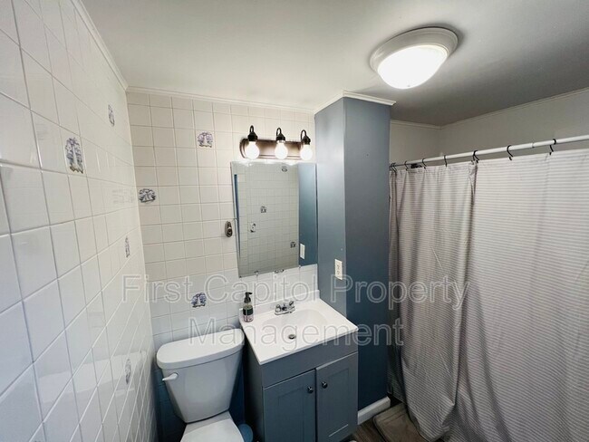 Building Photo - 111 3rd St