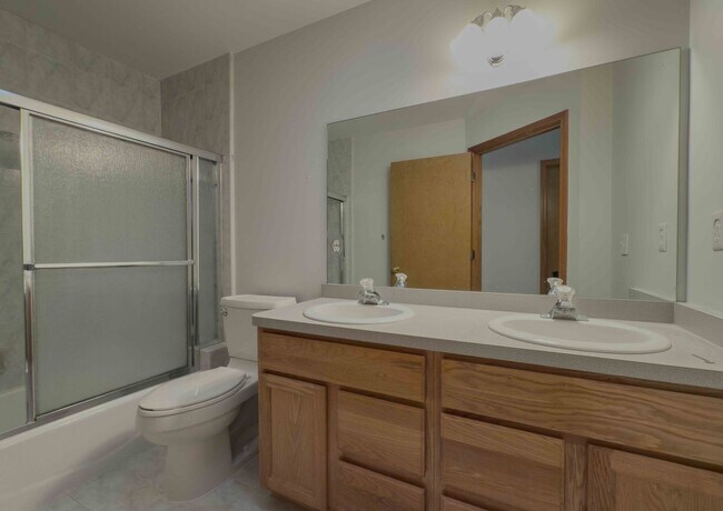 Building Photo - Exceptional Lease Offering in Novi Schools!
