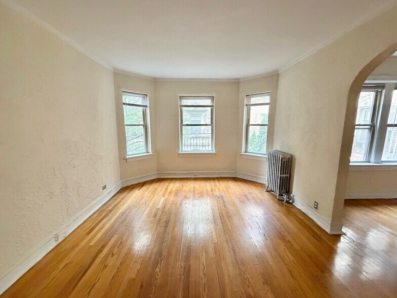 Building Photo - 1426 Farwell W Ave