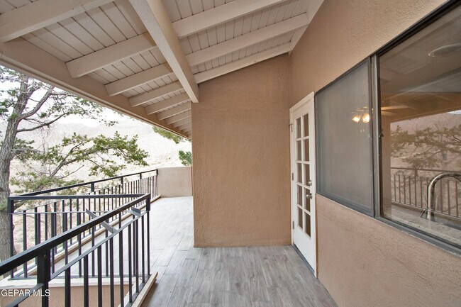 Building Photo - 5711 Mira Grande Dr