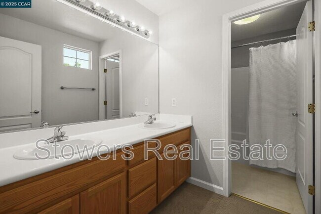 Building Photo - 2621 Carson Way
