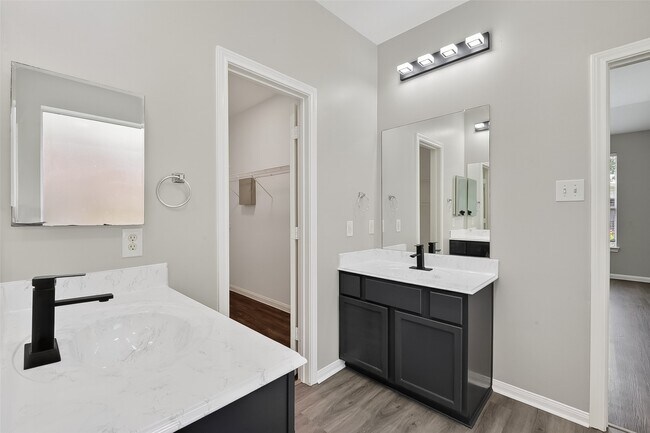 Building Photo - 16311 Yabbie Dr