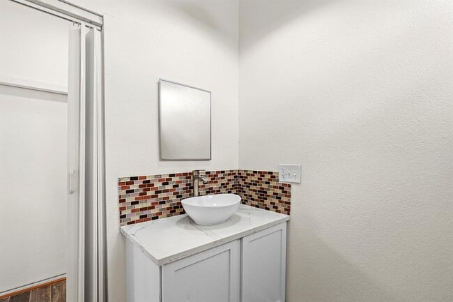 Building Photo - 13415 Crane Rd