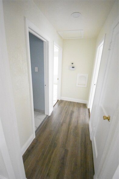 Building Photo - 6229 Clover Ridge St