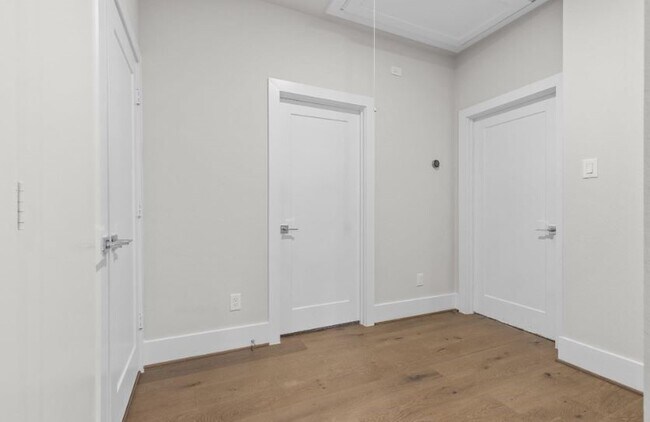 Building Photo - 836 Fisher St
